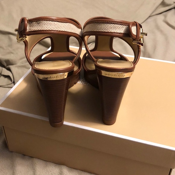Michael Kors wedges - Picture 3 of 5
